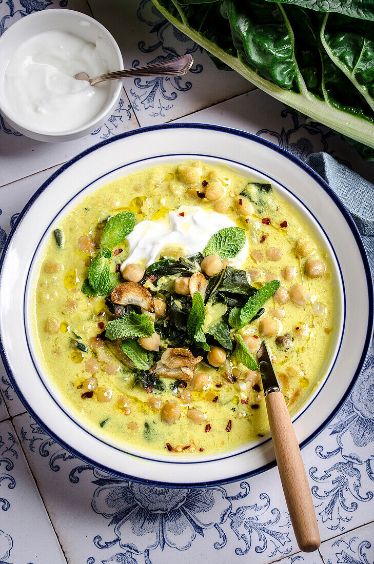 Coconut and chickpea soup with turmeric