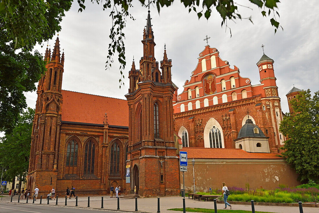 St.-Anna-Kirche und die Kirche des Heiligen Franziskus und des Heiligen Bernhard, UNESCO-Weltkulturerbe, Vilnius, Litauen, Europa