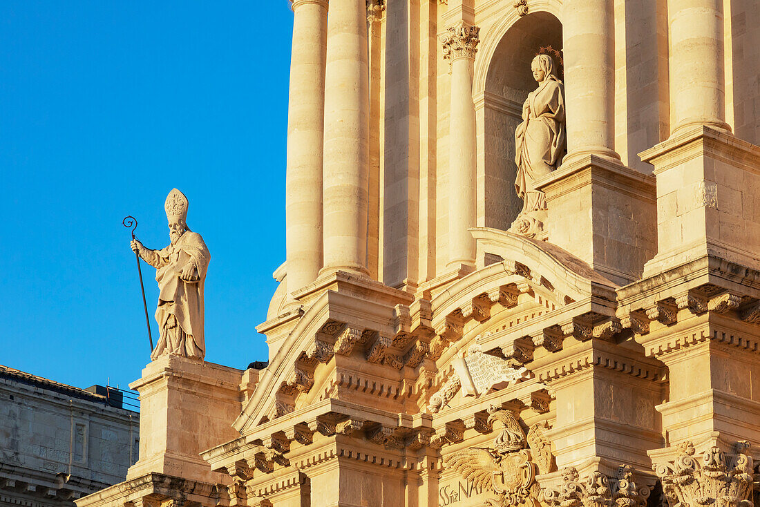 Syracuse Cathedral facade, Ortygia, UNESCO World Heritage Site, Syracuse, Sicily, Italy, Mediterranean, Europe