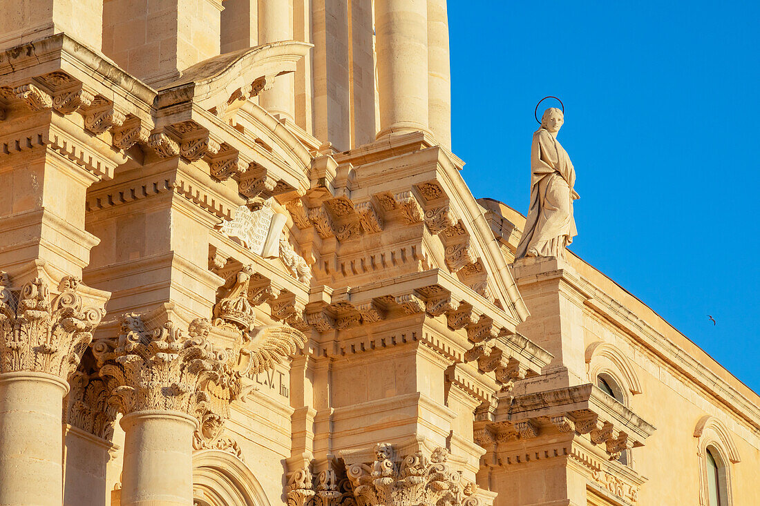 Fassade des Doms von Syrakus, Ortygia, UNESCO-Weltkulturerbe, Syrakus, Sizilien, Italien, Mittelmeer, Europa