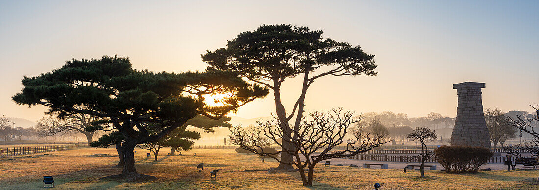 Cheomseongdae-Observatorium bei Sonnenaufgang, UNESCO-Weltkulturerbe, Gyeongju, Südkorea, Asien