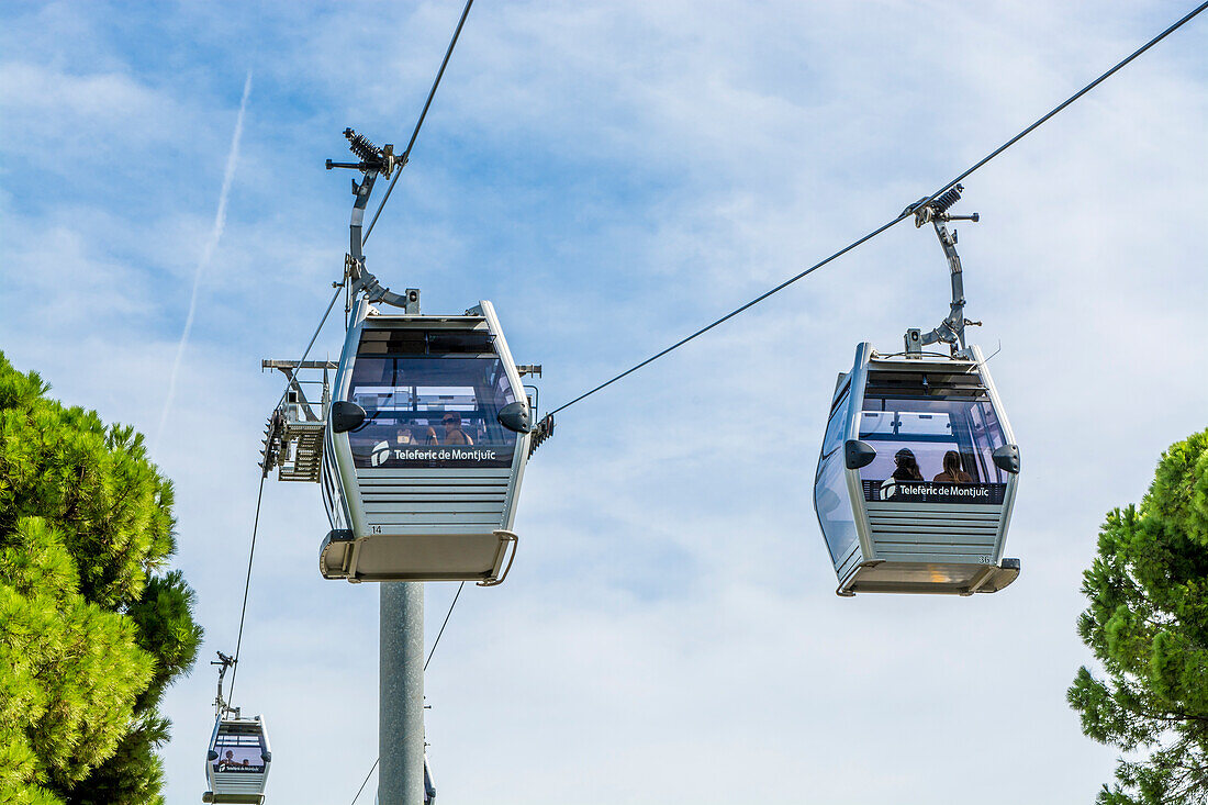 Die Luftseilbahn Montjuic mit Blick auf Barcelona, Katalonien, Spanien, Europa