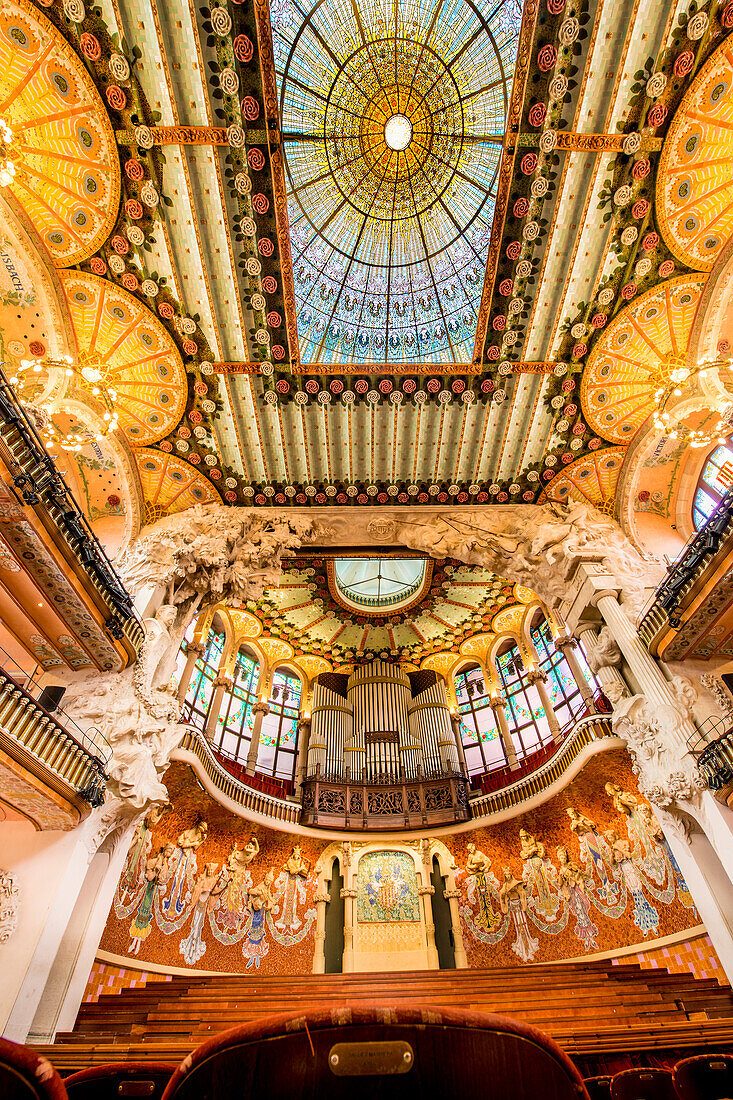 Decke des Konzertsaals Palau de la Musica Catalana (Palast der katalanischen Musik), Altstadt, Barcelona, Katalonien, Spanien, Europa