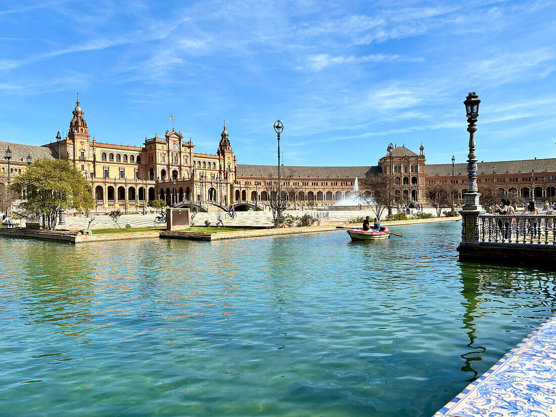 View of the Plaza de Espana (Spain Square), built in 1928 for the Ibero-American Exposition of 1929, landmark of Regionalism architecture, Parque de Maria Luisa (Maria Luisa Park), Seville, Andalusia, Spain, Europe