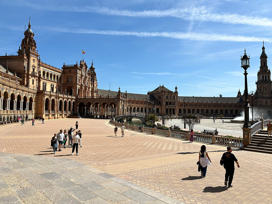 View of the Plaza de Espana (Spain Square), built in 1928 for the Ibero-American Exposition of 1929, landmark of Regionalism architecture, Parque de Maria Luisa (Maria Luisa Park), Seville, Andalusia, Spain, Europe