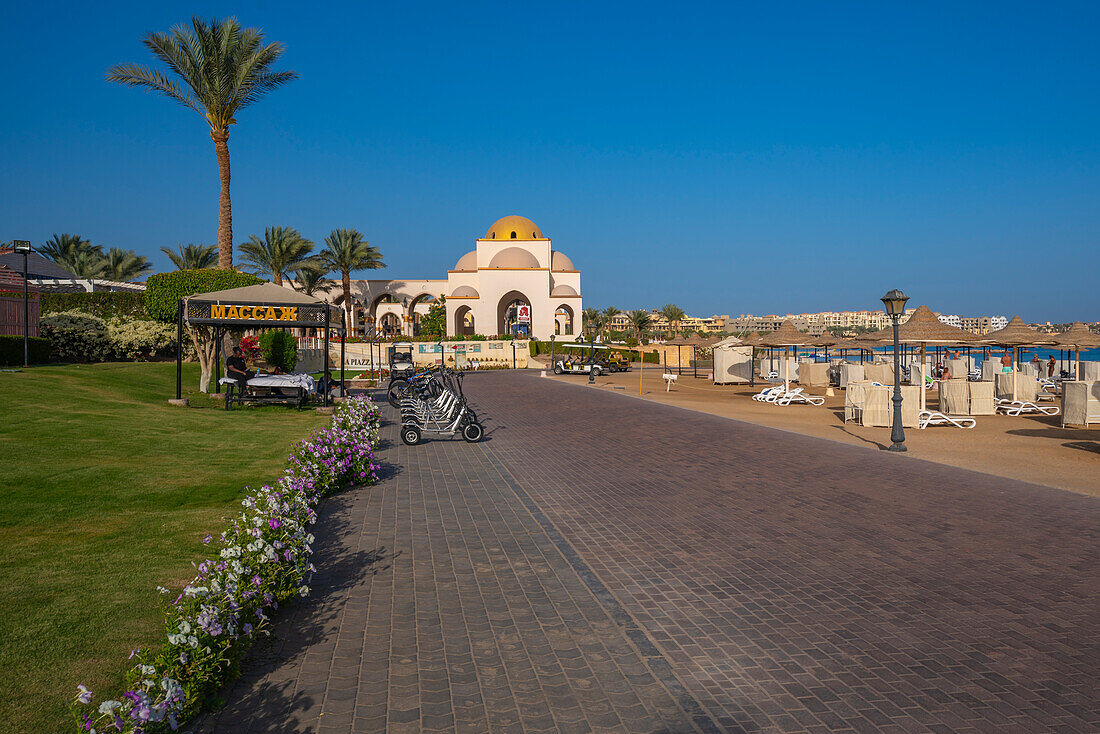 Blick auf den Strand und die Altstadt von Sahl Hasheesh, Sahl Hasheesh, Hurghada, Gouvernement Rotes Meer, Ägypten, Nordafrika, Afrika