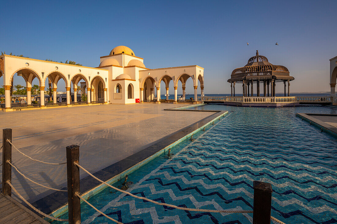 Blick auf den Ankunftsplatz in der Altstadt von Sahl Hasheesh, Sahl Hasheesh, Hurghada, Regierungsbezirk Rotes Meer, Ägypten, Nordafrika, Afrika