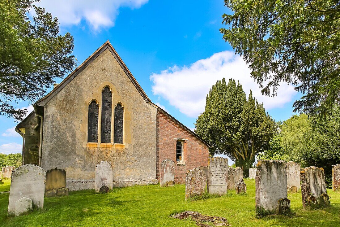 Die unter Denkmalschutz stehende St. Thomas a Becket Church, eine nicht mehr genutzte anglikanische Kirche, in Capel, in der Nähe von Tunbridge Wells, Kent, England, Vereinigtes Königreich, Europa