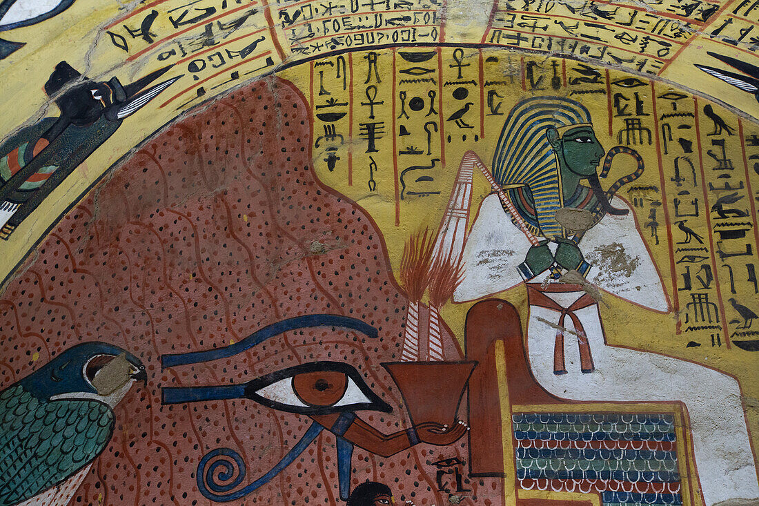 Eye of God Horus with Pharaoh at far end, Tomb of Pashedu, TT3, Deir el-Medina Tombs (Worker Tombs), Thebes, UNESCO World Heritage Site, Luxor, Egypt, North Africa, Africa