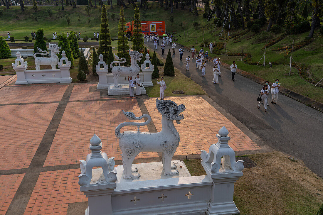 Buddhistische Makha-Bucha-Feierlichkeiten mit Buddha-Reliquien im Königlichen Park Rajapruek, Chiang Mai, Thailand, Südostasien, Asien