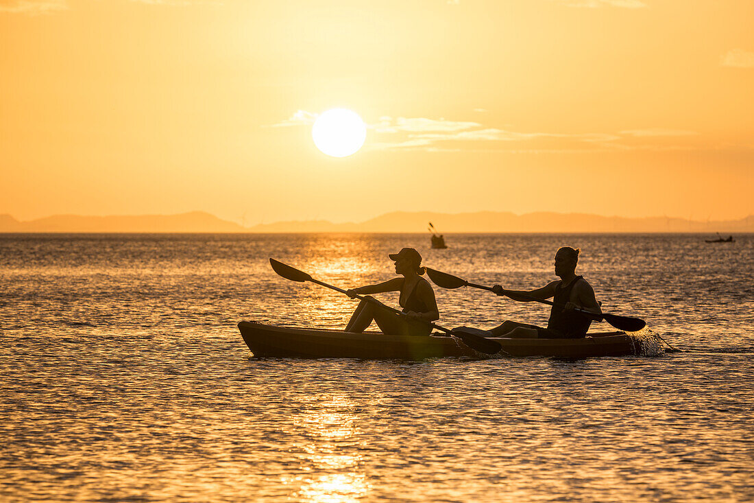 Sonnenuntergang über dem Nicaraguasee, Insel Ometepe, Bundesstaat Rivas, Nicaragua, Mittelamerika