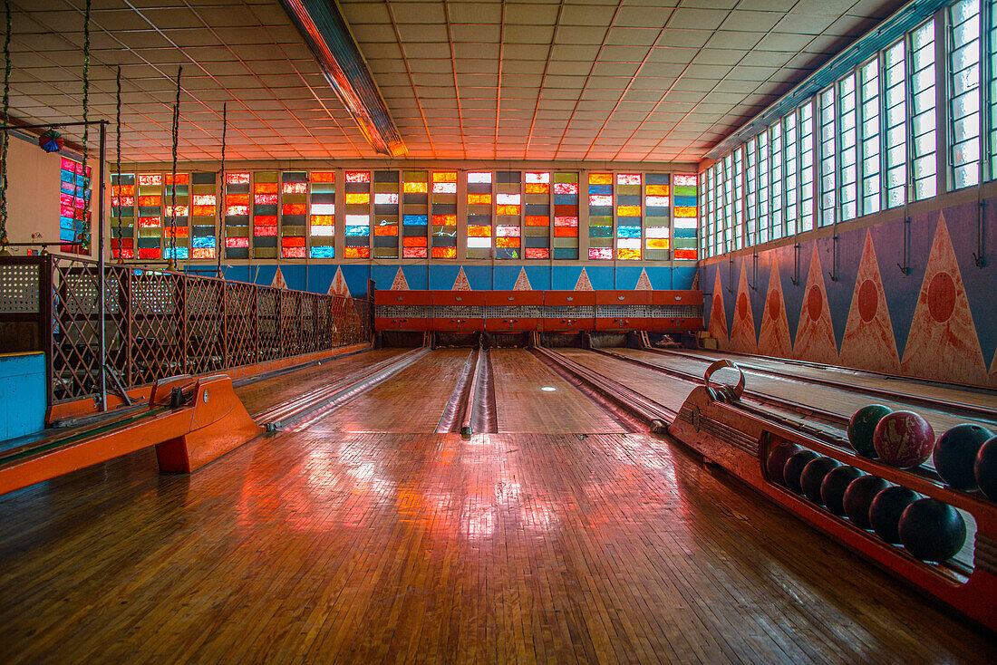 Italienische Art-déco-Kegelbahn in Asmara, Eritrea, Afrika