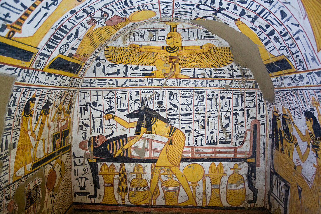 Wall painting of the God Anubis performing the Opening the Mouth Ritual on Pharaoh, Tomb of Nebenmaat, TT219, Deir el-Medina Tombs (Worker Tombs), Thebes, UNESCO World Heritage Site, Luxor, Egypt, North Africa, Africa