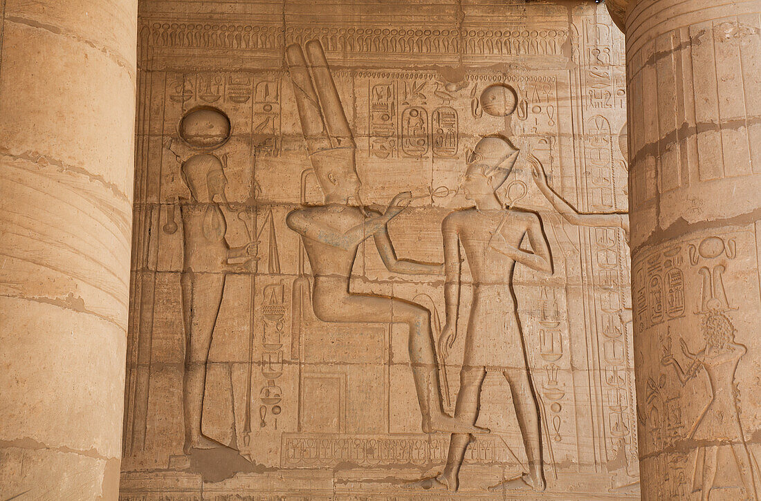 Reliefs, Hypostylhalle, Ramesseum, Gedächtnistempel des Pharao Ramses II., 13. Jahrhundert v. Chr., Antikes Theben, UNESCO-Welterbe, Luxor, Ägypten, Nordafrika, Afrika