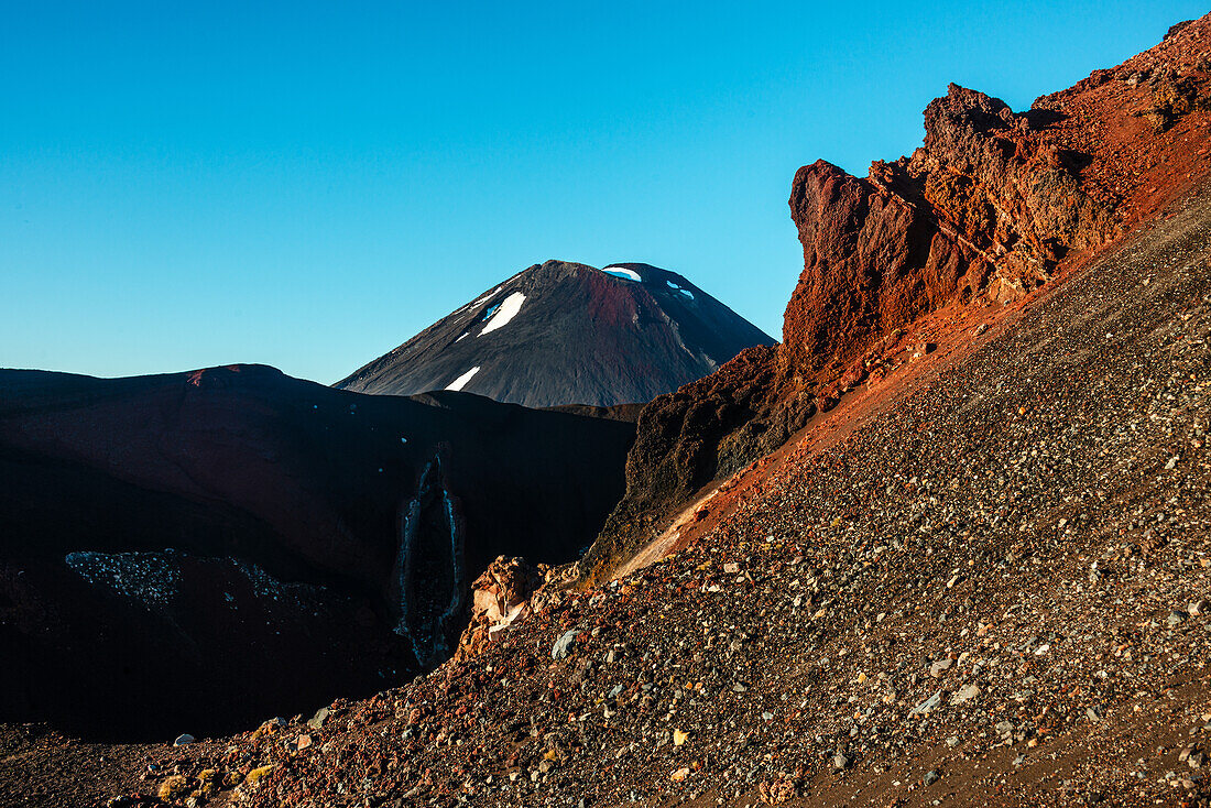 Red Crater and Mount Ngauruhoe in Tongariro National Park, UNESCO World Heritage Site, North Island, New Zealand, Pacific