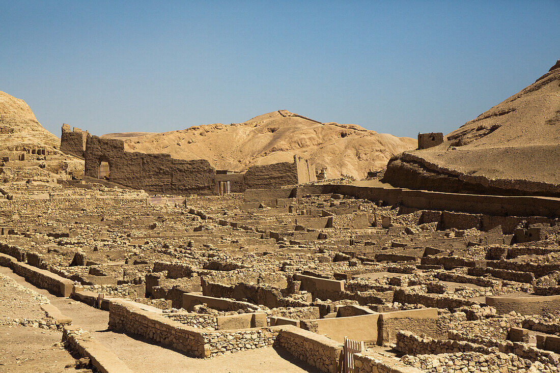 Ruins of Workmen's Village, Deir el-Medina, Ancient Thebes, UNESCO World Heritage Site, Luxor, Egypt, North Africa, Africa