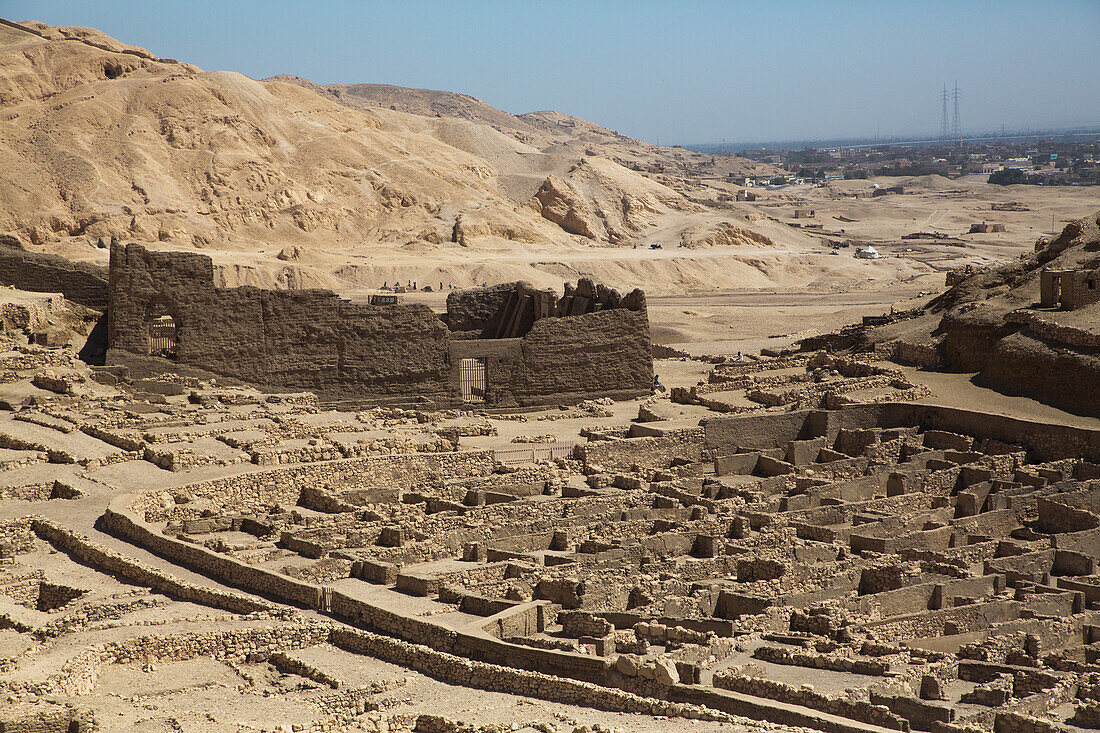 Ruins of Workmen's Village, Deir el-Medina, Ancient Thebes, UNESCO World Heritage Site, Luxor, Egypt, North Africa, Africa