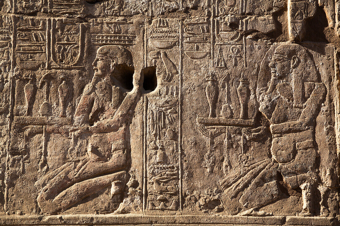 Pharaoh making an Offering on right, Bas Relief, Luxor Temple, UNESCO World Heritage Site, Luxor, Egypt, North Africa, Africa