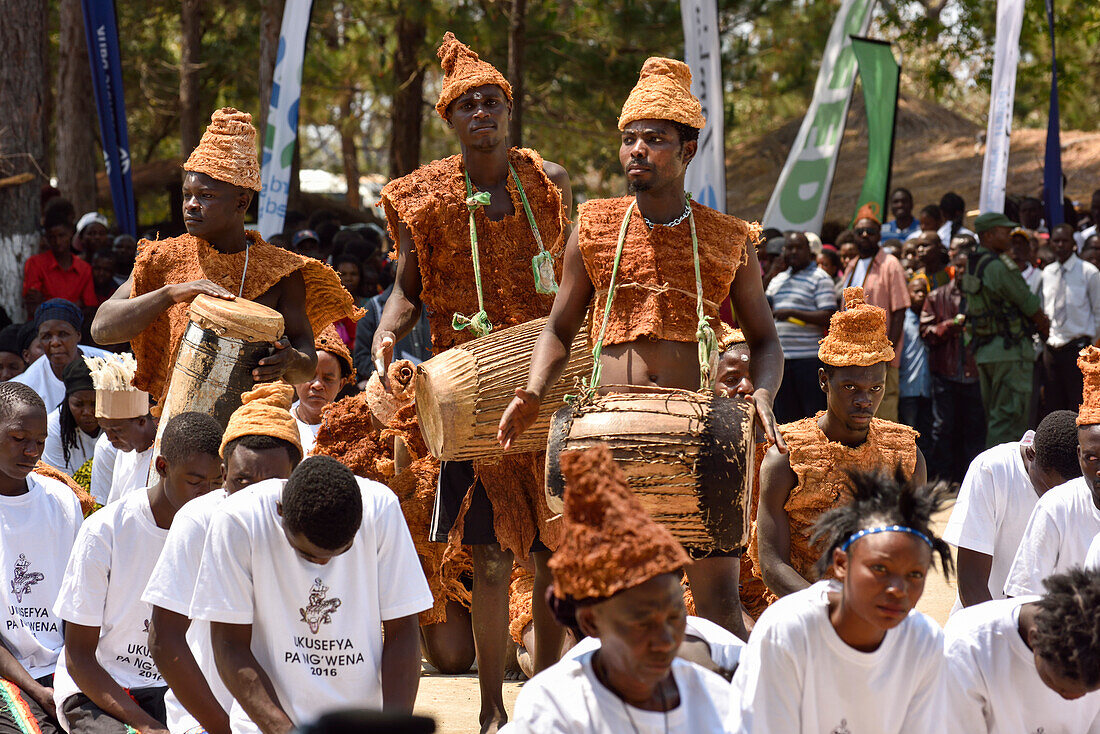 Ukusefya pa Ng'wena, a traditional ceremony held annually in August by the Bemba to chronicle their journey from Angola to Zambia, Bemba people of Paramount Chief Chitimukulu, Kasama, Zambia, Africa