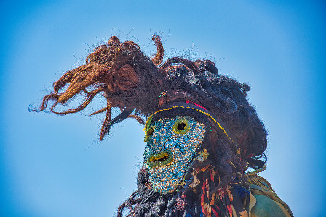 Maskentänzer, Kulamba Traditionelle Zeremonie des Chewa-Volkes aus Sambia, Mosambik und Malawi, die jährlich am letzten Samstag im August zu Ehren ihres Häuptlings Kalonga Gaia Uni in der Nähe von Katete, Ostprovinz, Sambia, Afrika, stattfindet