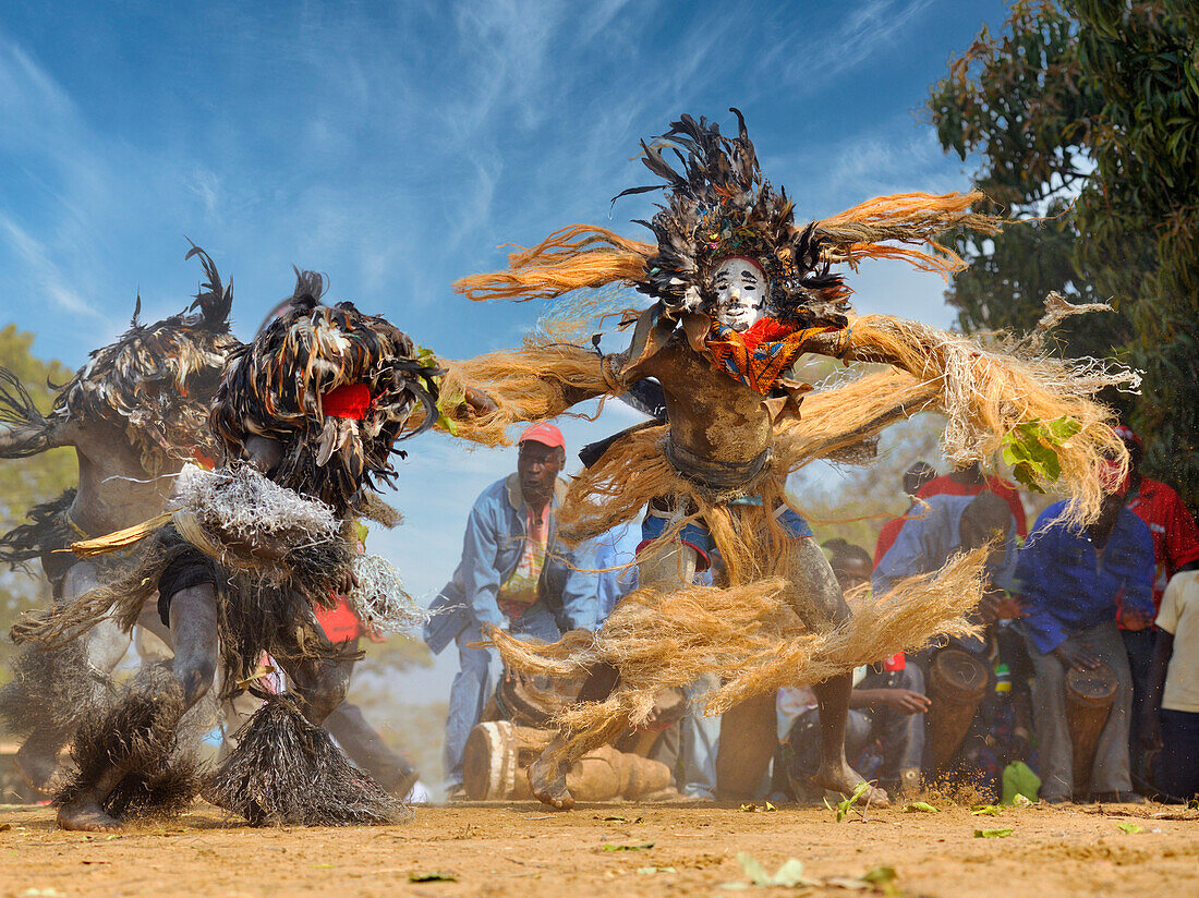 Traditionelle Kulamba-Zeremonie des Chewa-Volkes aus Sambia, Mosambik und Malawi, die jedes Jahr am letzten Samstag im August zu Ehren ihres Häuptlings Kalonga Gaia Uni in der Nähe von Katete, Ostprovinz, Sambia, Afrika, stattfindet