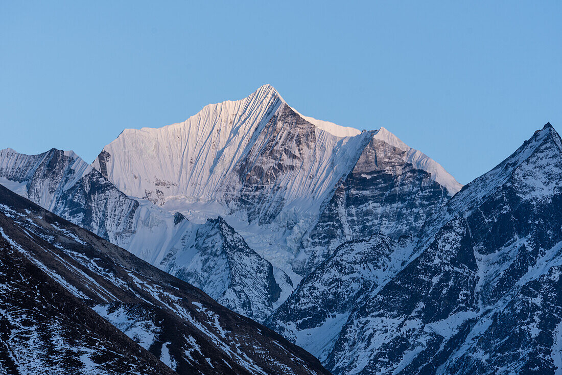 Verschneiter Gipfel des Gangchempo, Lang Tang Valley Trek, Himalaya, Nepal, Asien