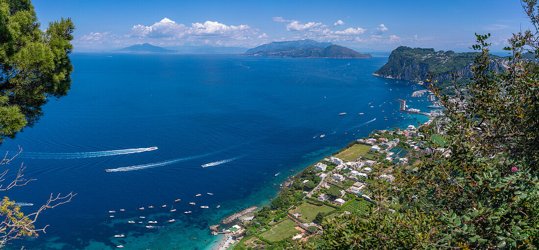 Blick auf Grande Marina vom Anacapri-Panorama-Aussichtspunkt, Anacapri, Insel Capri, Bucht von Neapel, Kampanien, Italien, Mittelmeer, Europa