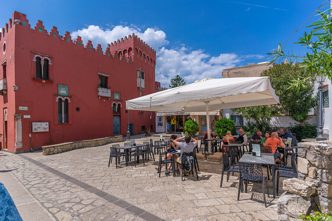 Blick auf Cafe und Museo Casa Rossa di Anacapri, Anacapri, Insel Capri, Kampanien, Italien, Mittelmeer, Europa