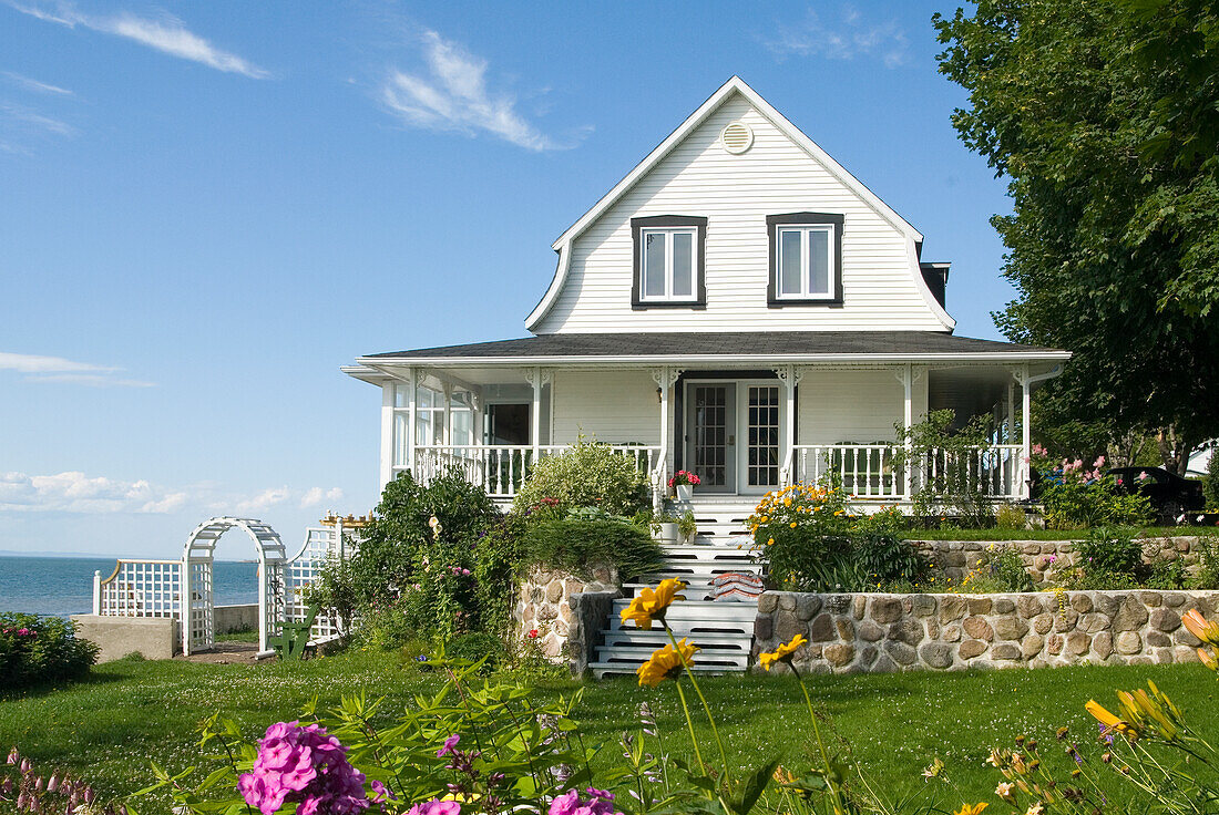 Villa on the Saint-Lawrence River bank, Kamouraska, Bas-Saint-Laurent region, Quebec province, Canada, North America