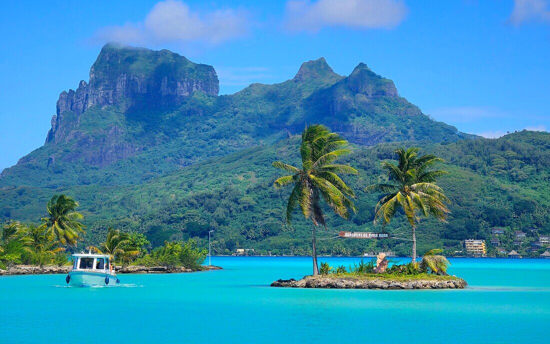 Mount Otemanu and lagoon, Bora Bora, French Polynesia, South Pacific, Pacific