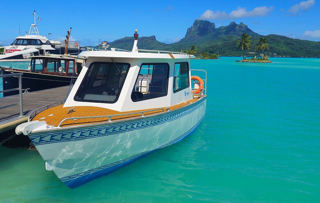 Airport jetty, Bora Bora, French Polynesia, South Pacific, Pacific