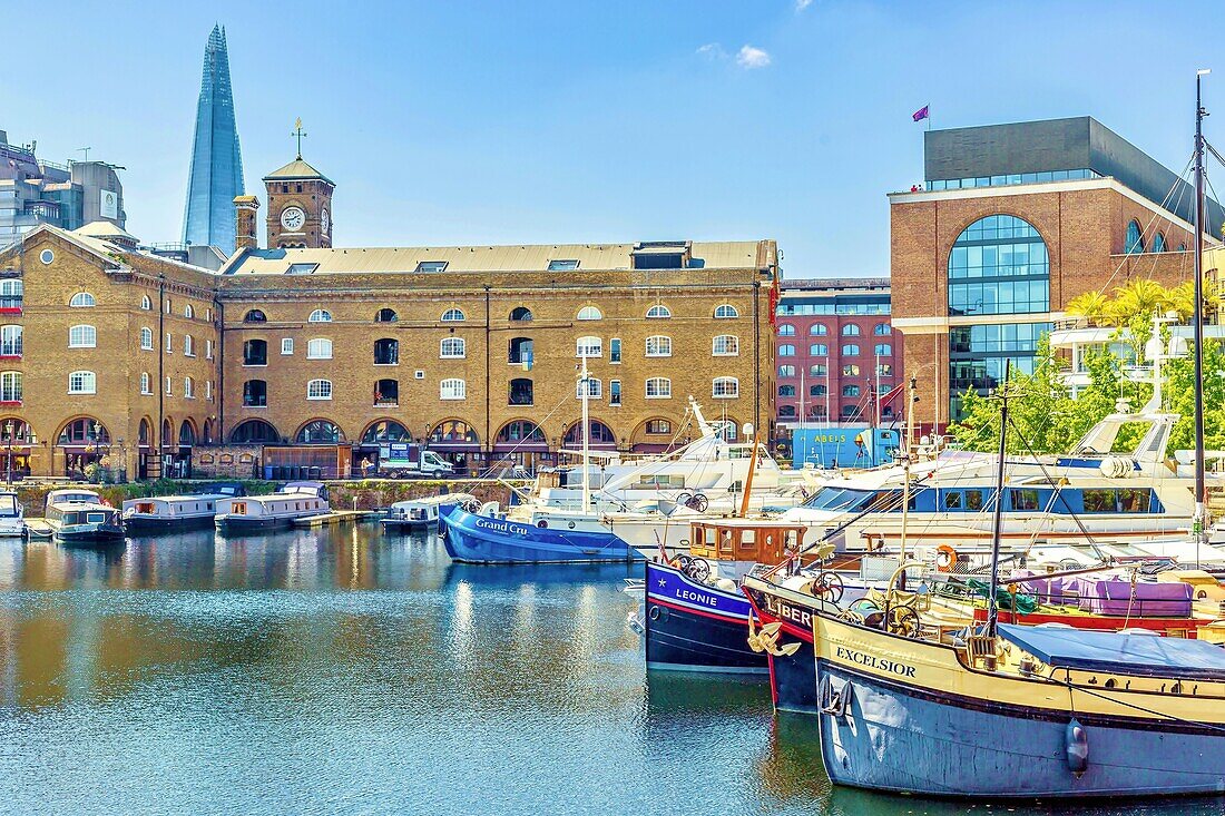 St. Katherine Dock, bis 1968 Teil des Londoner Hafens, heute Wohn- und Freizeitgebiet, Tower Hamlets, Central London, England, Vereinigtes Königreich, Europa