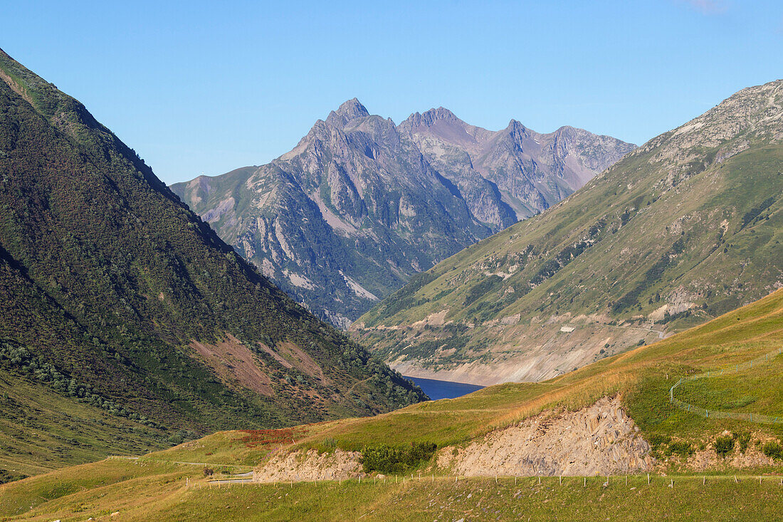 Bergsee unterhalb des Col du Glandon, Savoyen, Auvergne Rhone-Alpes, Frankreich, Europa