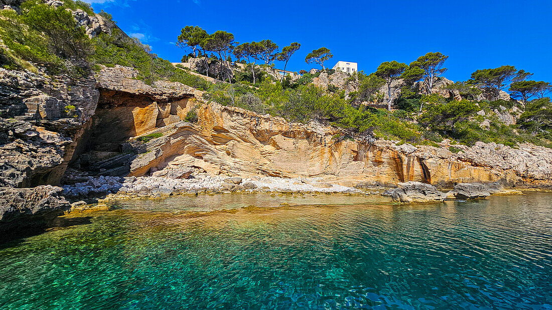 Türkisfarbenes Wasser auf der Halbinsel Formentor, Mallorca, Balearen, Spanien, Mittelmeer, Europa