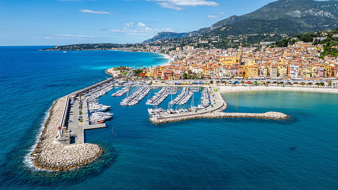 Luftaufnahme der Küstenstadt Menton, Alpes Maritimes, Provence-Alpes-Côte d'Azur, Côte d'Azur, Frankreich, Europa