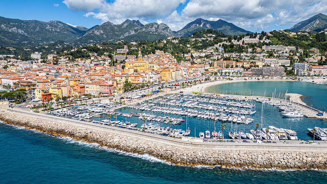 Luftaufnahme der Küstenstadt Menton, Alpes Maritimes, Provence-Alpes-Côte d'Azur, Côte d'Azur, Frankreich, Europa