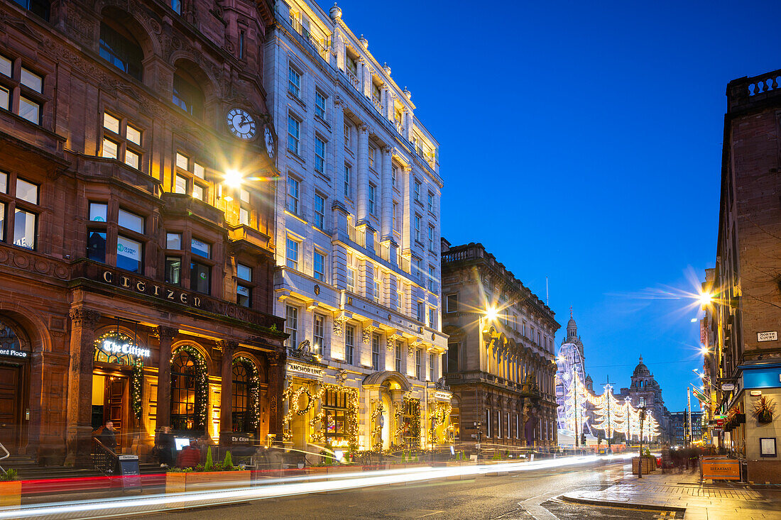 St. Vincent Street in der Abenddämmerung, Glasgow, Schottland, Vereinigtes Königreich, Europa