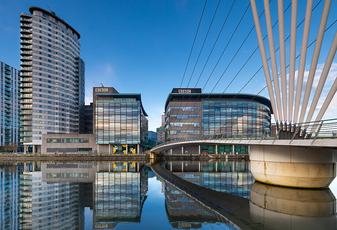 Media City Fußgängerbrücke, Media City UK, Salford Quays, Greater Manchester, England, Vereinigtes Königreich, Europa