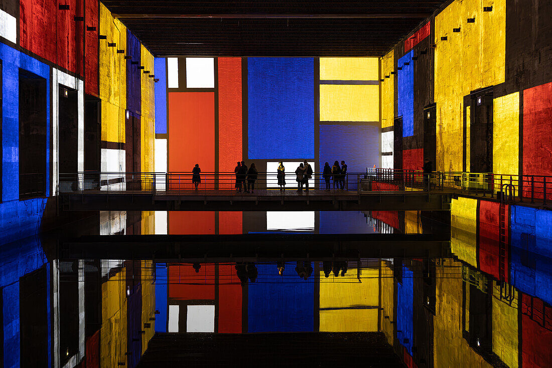 Interior of the submarine base and the Bassins des Lumieres show, Bordeaux, Gironde, Nouvelle-Aquitaine, France, Europe