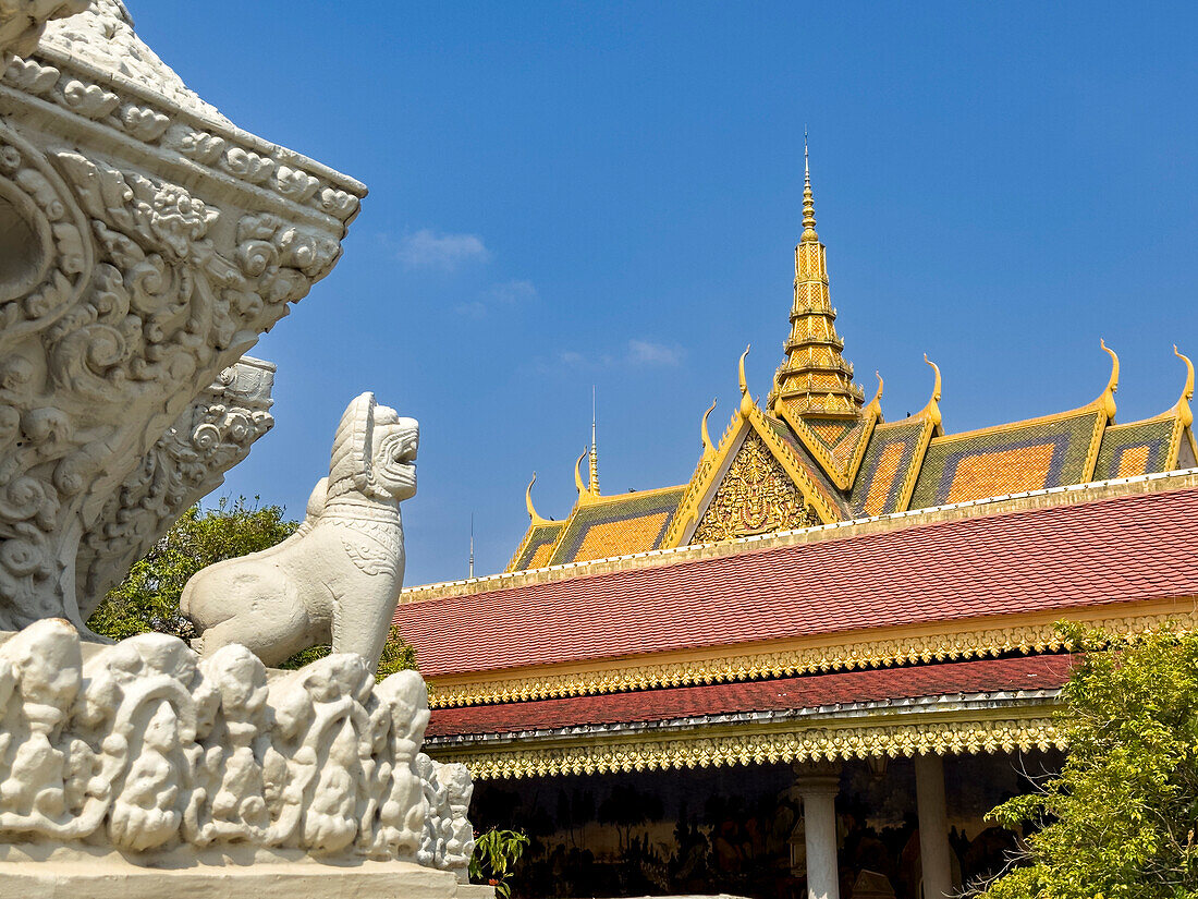 Außenansicht einer Stupa in den Anlagen des Königspalastes in Phnom Penh, Kambodscha, Indochina, Südostasien, Asien