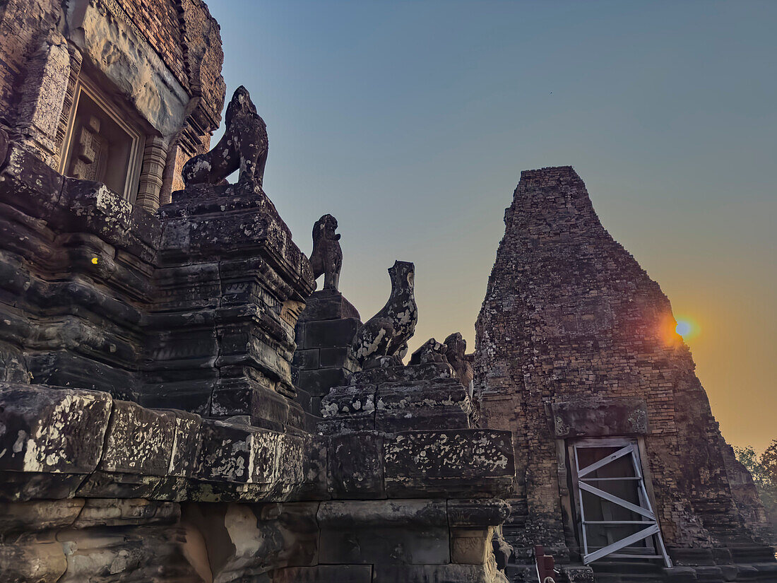 Pre Rup Temple, a Hindu temple at Angkor built in 961 for Khmer king Rajendravarman of laterite and sandstone, UNESCO World Heritage Site, Cambodia, Indochina, Southeast Asia, Asia