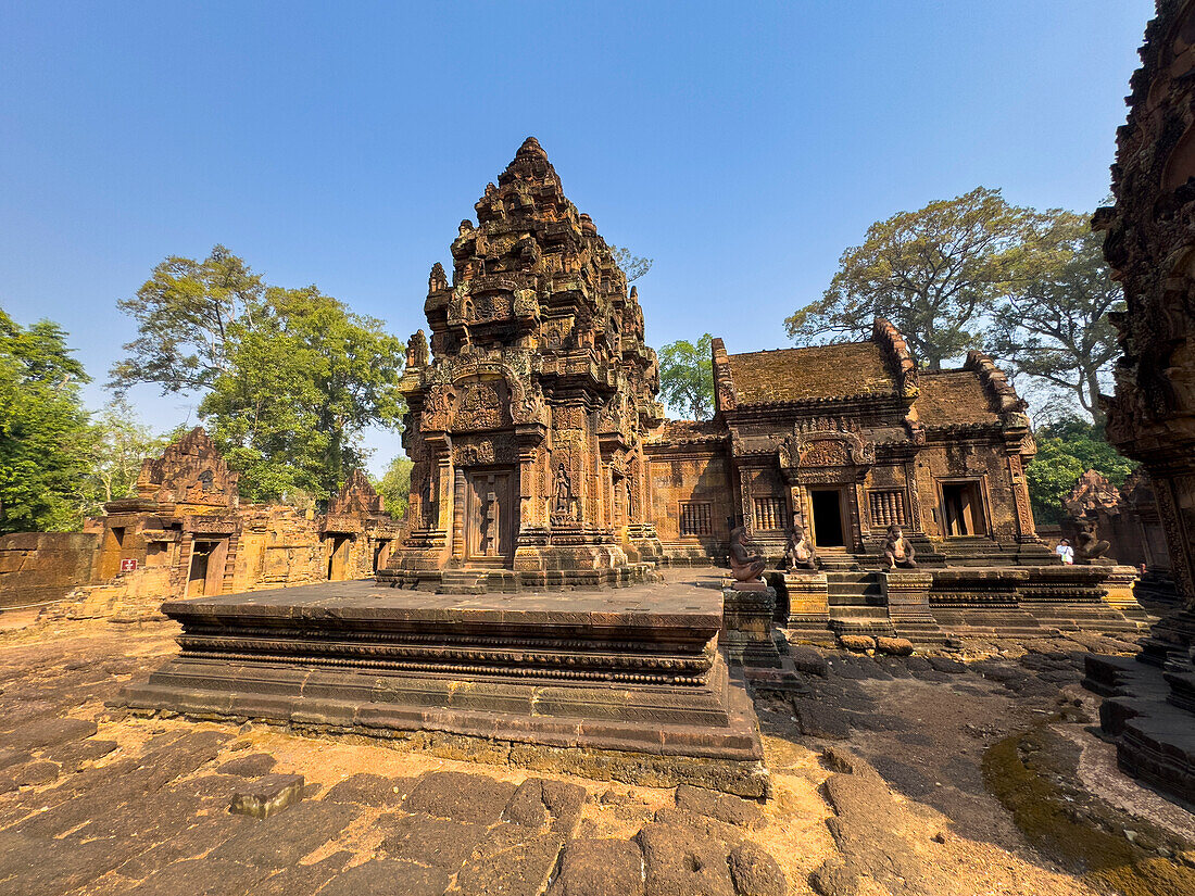 Banteay-Srei-Tempel, eine Miniatur-Tempelanlage aus rotem Sandstein in der Gegend von Angkor, UNESCO-Welterbe, Kambodscha, Indochina, Südostasien, Asien