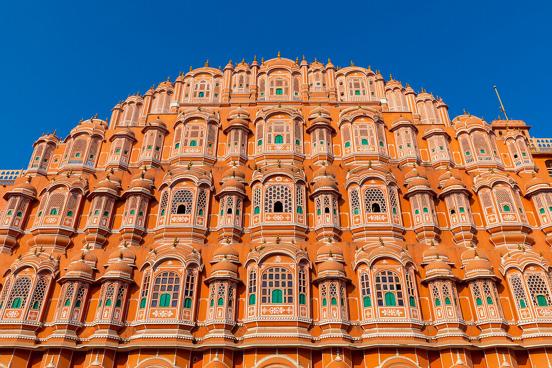 Die Fassade des Hawa Mahal (Palast der Winde), Jaipur, Rajasthan, Indien, Südasien, Asien