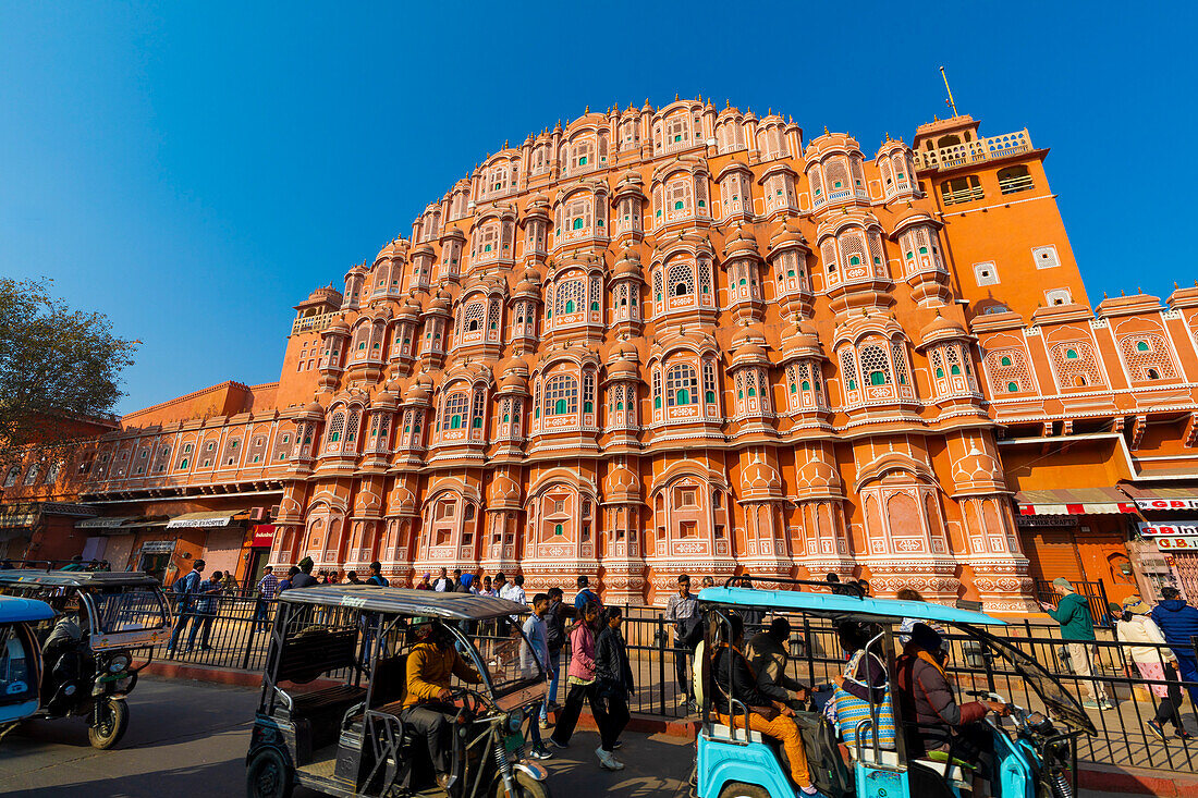 The Facade of the Hawa Mahal (Palace of the Winds), Jaipur, Rajasthan, India, South Asia, Asia