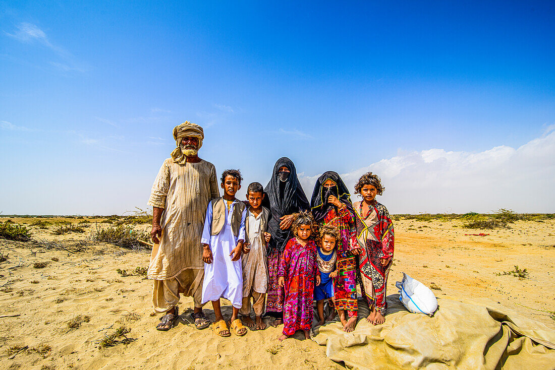 Familie Rashaida in der Wüste um Massawa, Eritrea, Afrika