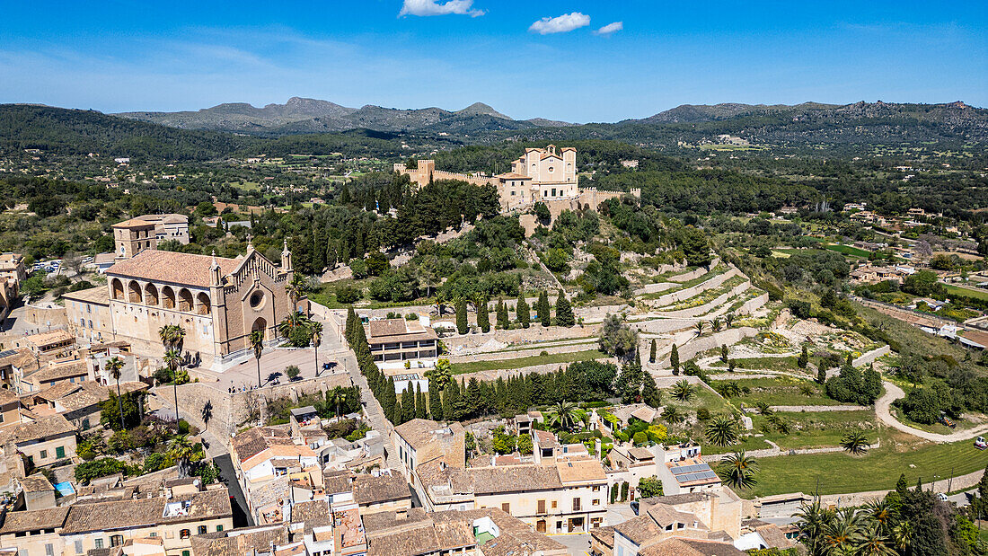 Luftaufnahme des Santuari de Sant Salvador, Arta, Mallorca, Balearen, Spanien, Mittelmeer, Europa