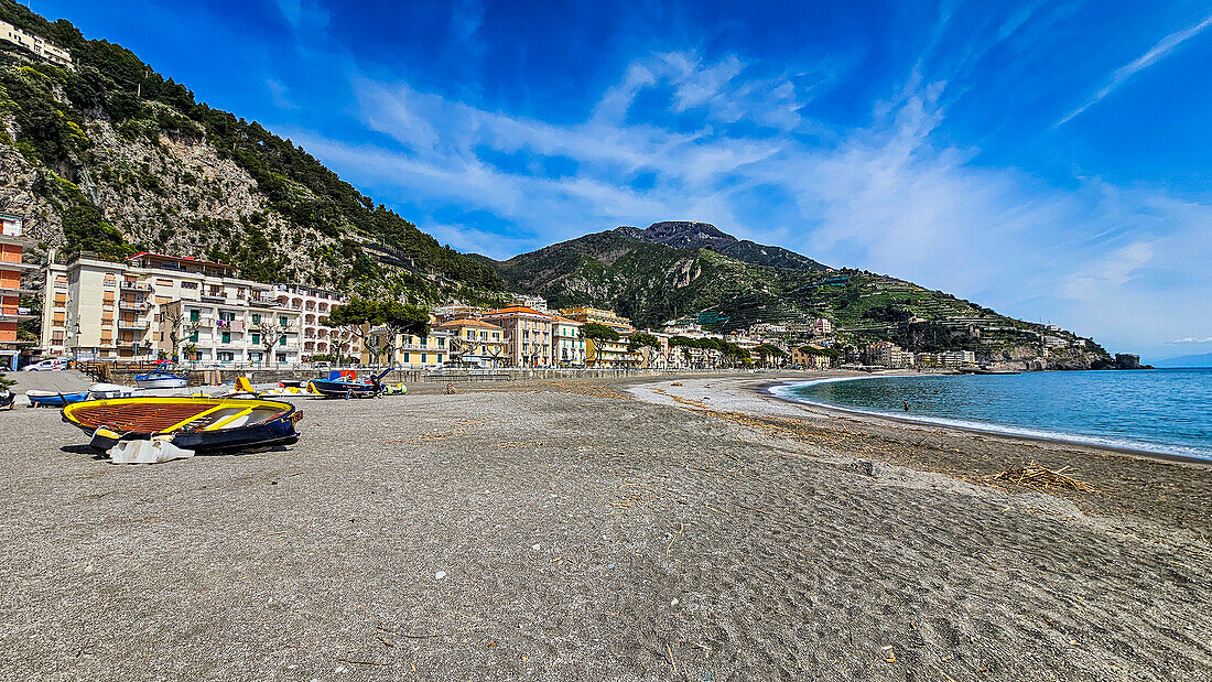 Leerer Strand in Minori, Die Amalfiküste, UNESCO-Welterbe, Kampanien, Italien, Europa