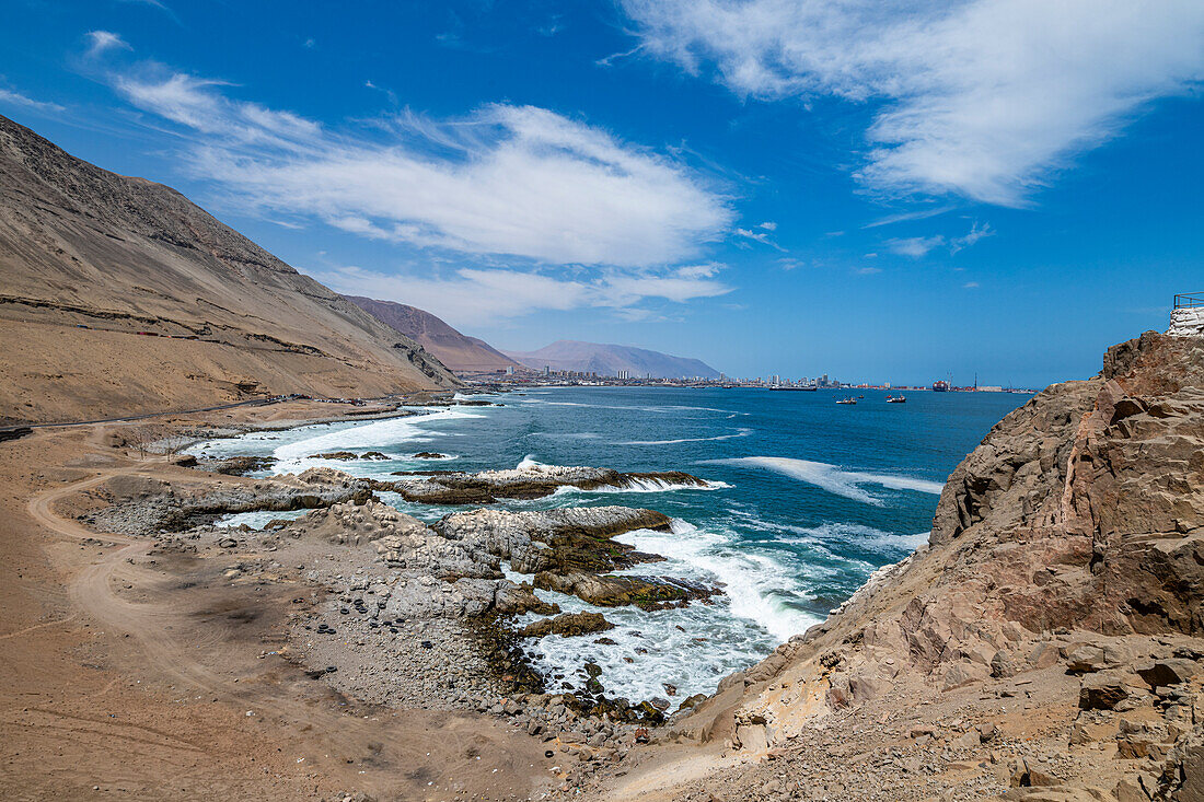 Trockene Wüstenküste von Iquique, Atacamawüste, Chile, Südamerika