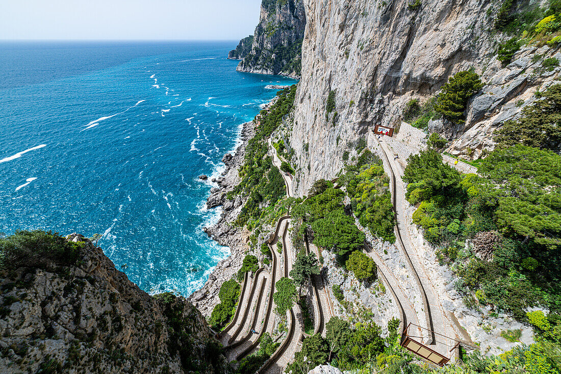 Blick über die Küste von der Via Krupp, Insel Capri, Golf von Neapel, Kampanien, Italien, Europa