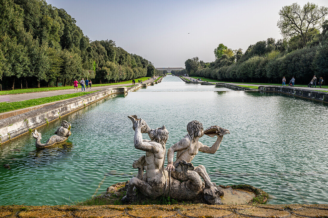 Palastgärten in der Reggia di Caserta (Königspalast von Caserta), UNESCO-Welterbestätte, Kampanien, Italien, Europa